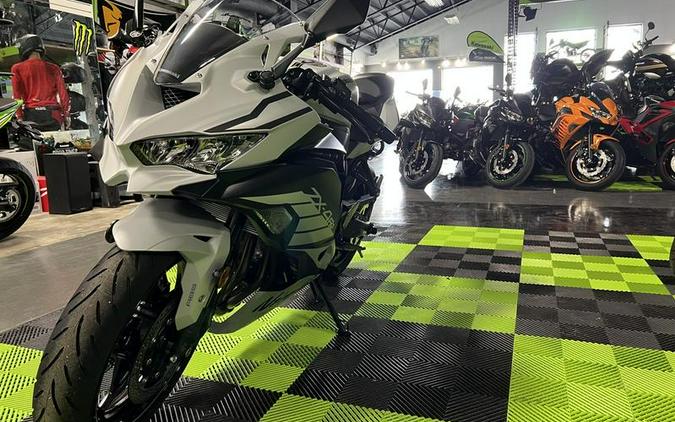 2025 Kawasaki NINJA® ZX™-4RR ABS