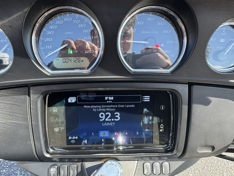 2019 Harley-Davidson Trike FLHTCUTG - Tri Glide Ultra