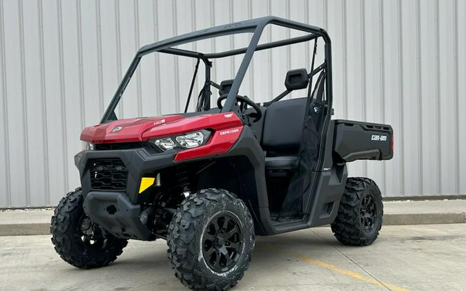 2024 Can-Am Defender DPS HD9 Red & Black