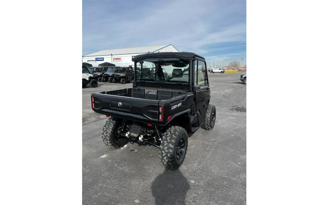 2026 Can-Am SSV DEF XTCAB 65 HD11 BK 26 XT CAB HD11