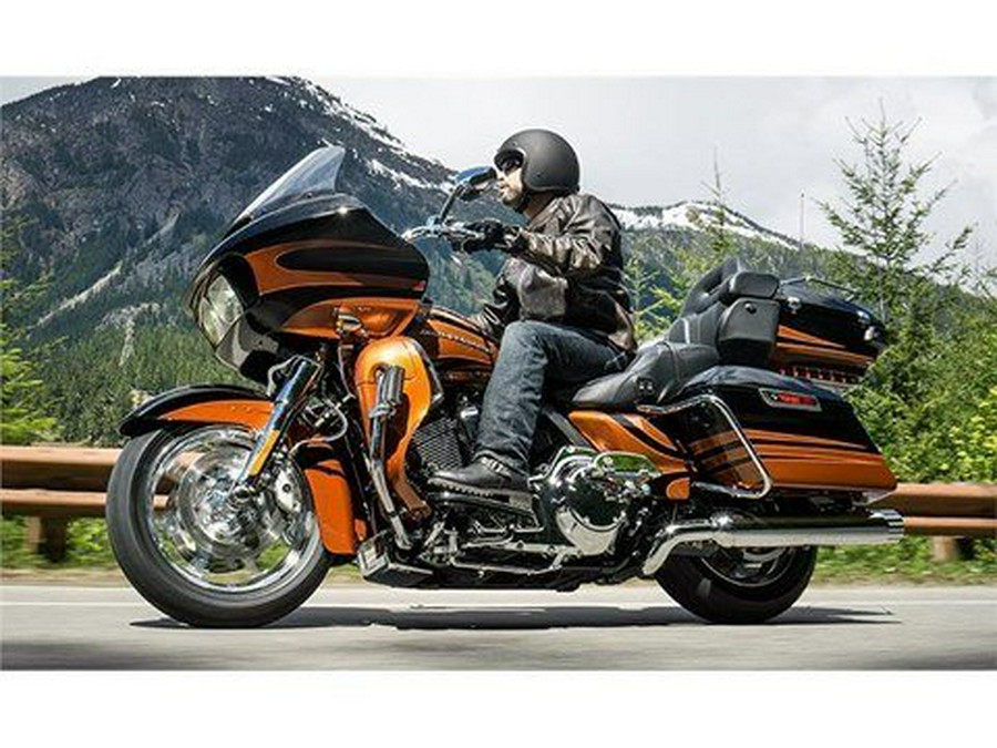 2015 Harley-Davidson CVO™ Road Glide® Ultra