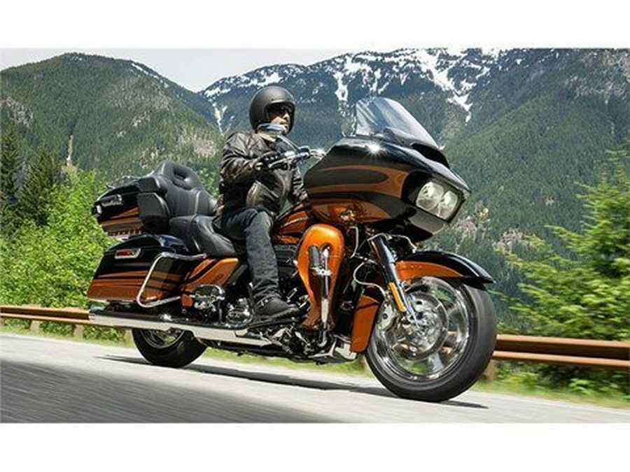 2015 Harley-Davidson CVO™ Road Glide® Ultra