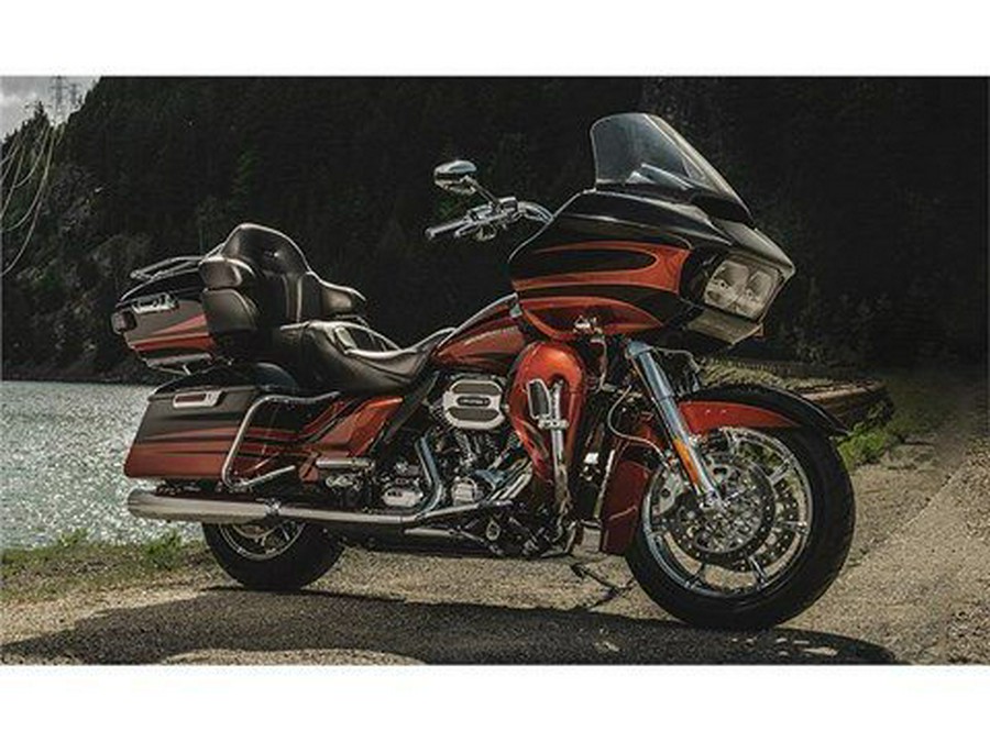 2015 Harley-Davidson CVO™ Road Glide® Ultra