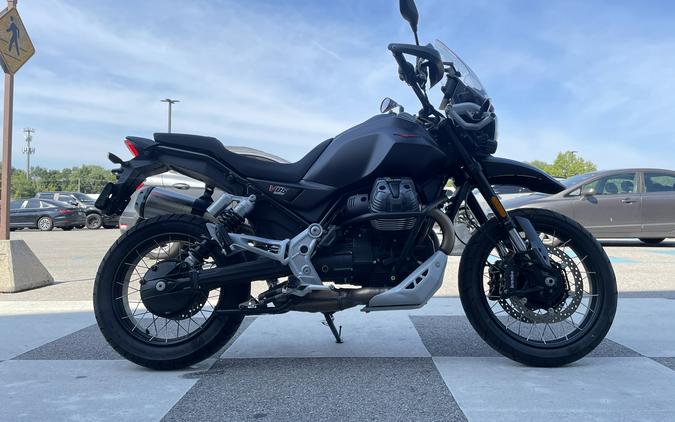 2025 Moto Guzzi V85 Strada