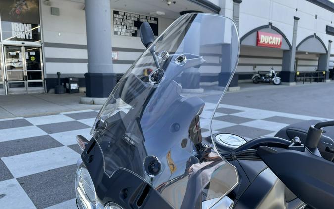 2025 Moto Guzzi V85 Strada