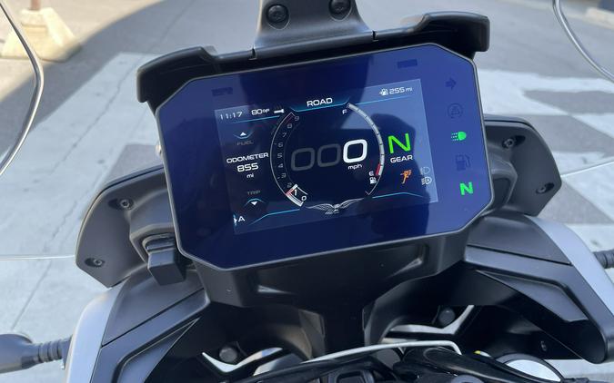 2025 Moto Guzzi V85 Strada