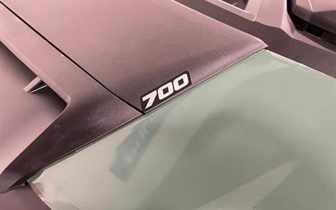 2026 Can-Am Commander DPS 700