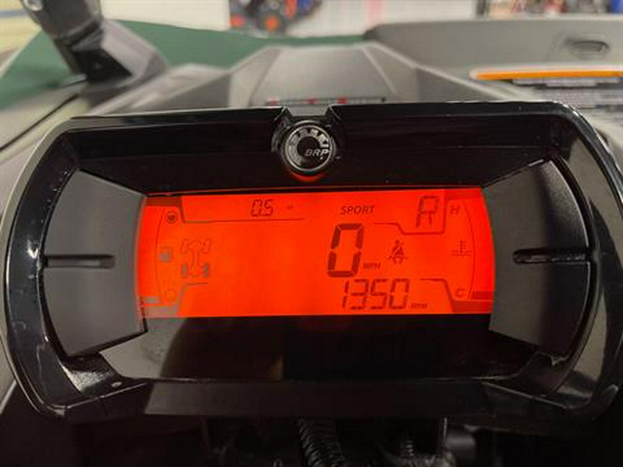 2026 Can-Am Commander DPS 700