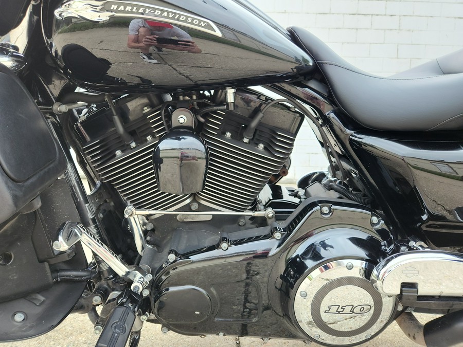 2015 Harley-Davidson® CVO™ Street Glide - FP8668