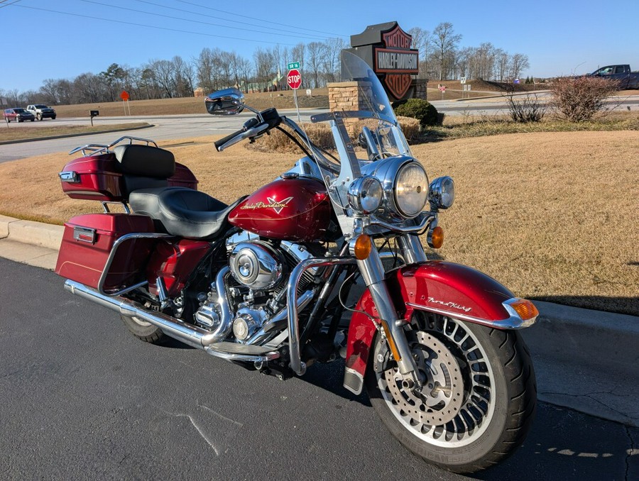 2009 Harley-Davidson® Road King® Red Hot Sunglo