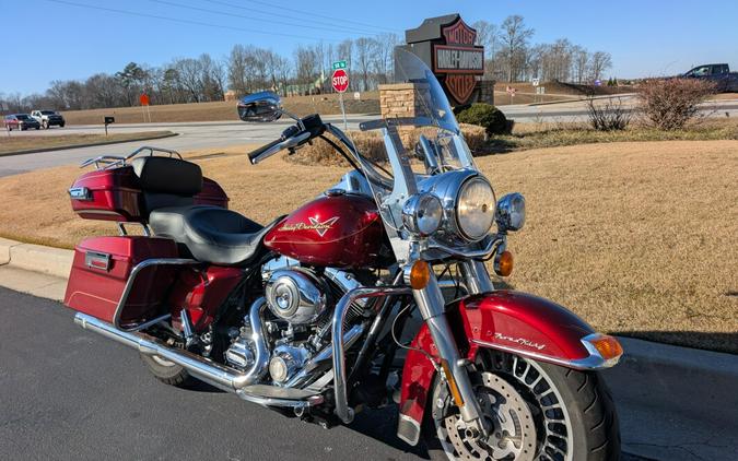 2009 Harley-Davidson® Road King® Red Hot Sunglo