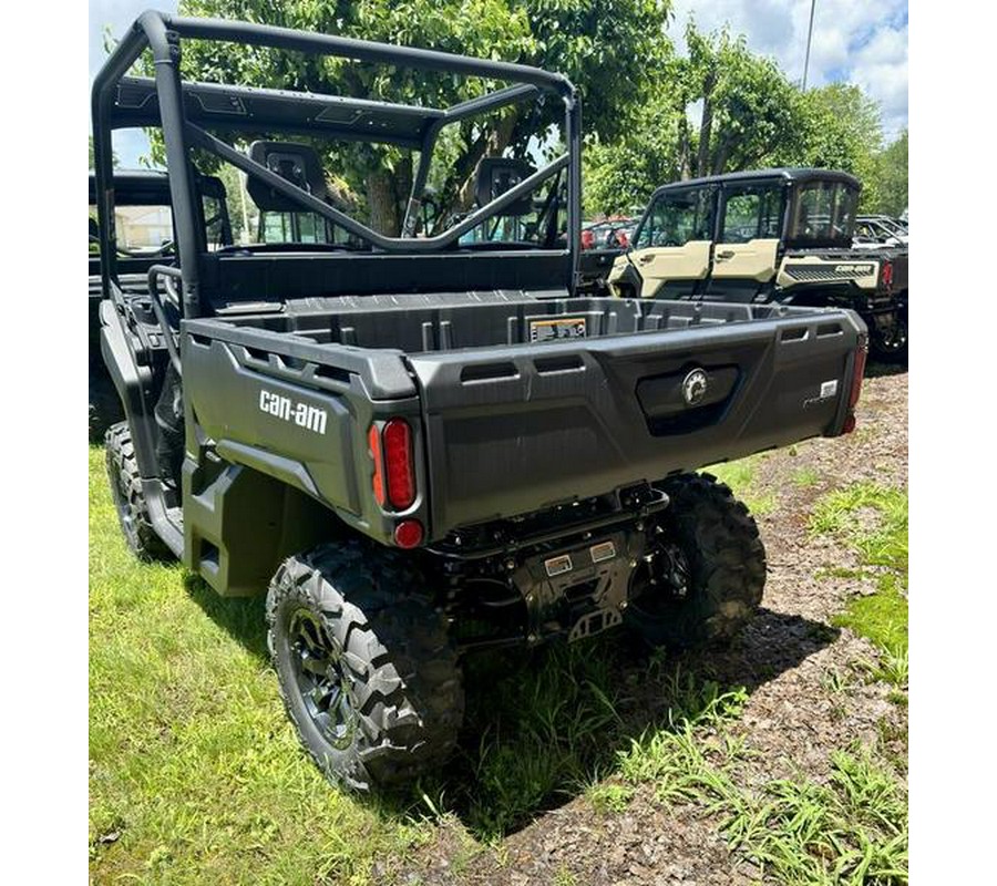 2024 Can-Am® Defender DPS HD7 Tundra Green