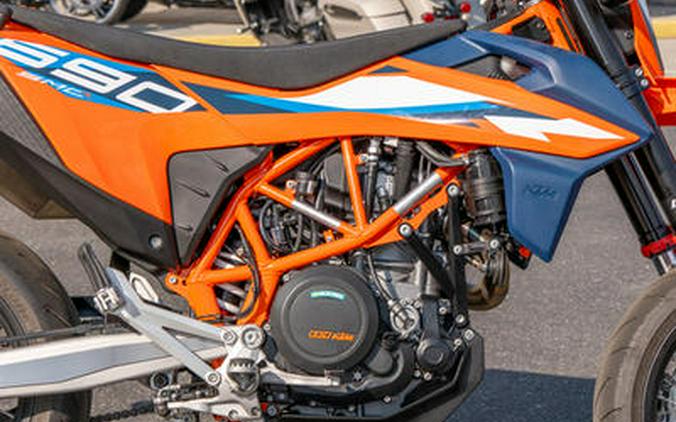 2023 KTM 690 SMC R