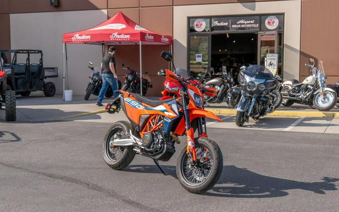 2023 KTM 690 SMC R