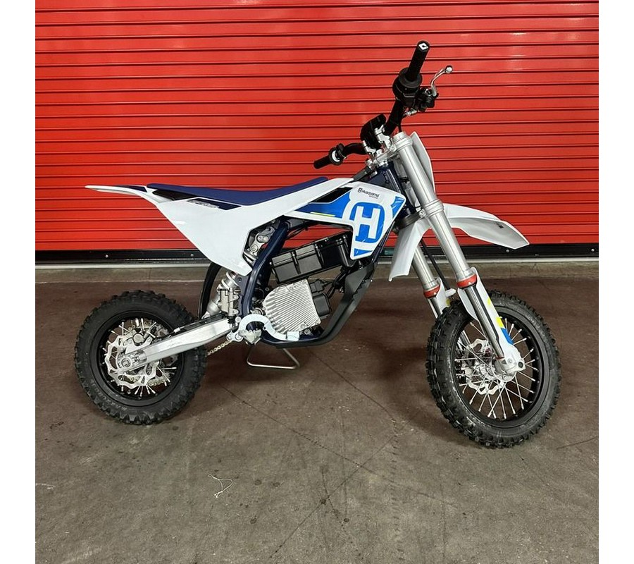 2024 Husqvarna® EE 5