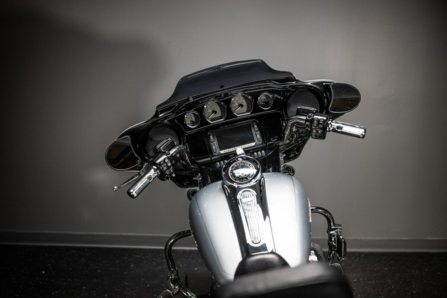 2015 Street Glide® Special (FLHXS)