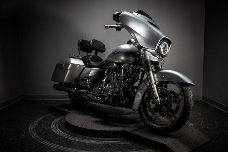 2015 Street Glide® Special (FLHXS)