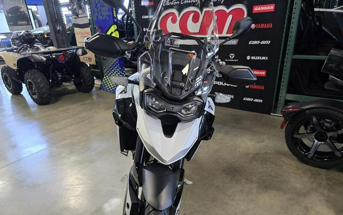 2024 Triumph Tiger 900 GT Snowdonia White / Sapphire Black