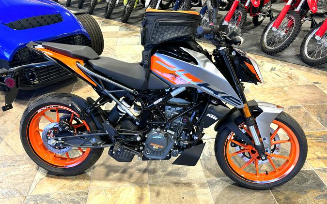 2023 KTM Duke 200