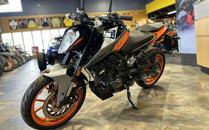 2023 KTM Duke 200