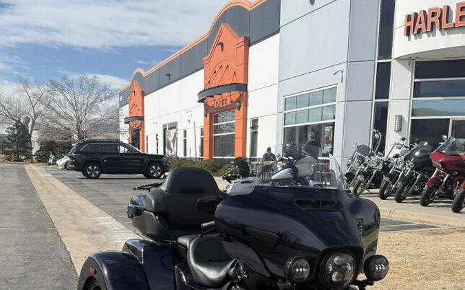 2025 Tri Glide® Ultra FLHTCUTG