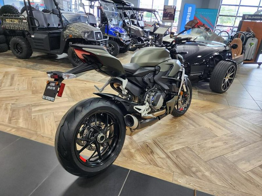 2024 Ducati Streetfighter V2 Storm Green