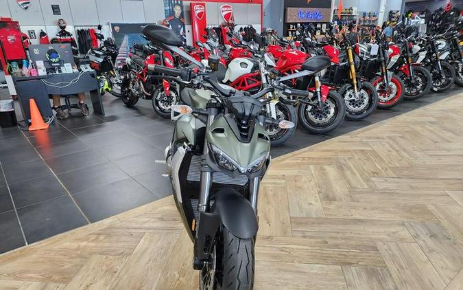 2024 Ducati Streetfighter V2 Storm Green