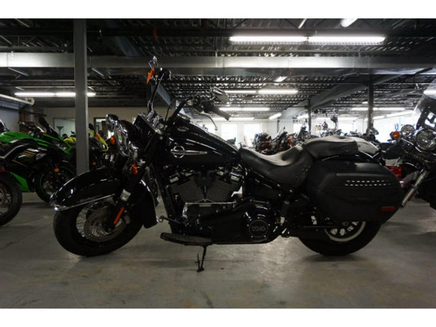 2020 Harley-Davidson® FLHCS - Heritage Classic 114