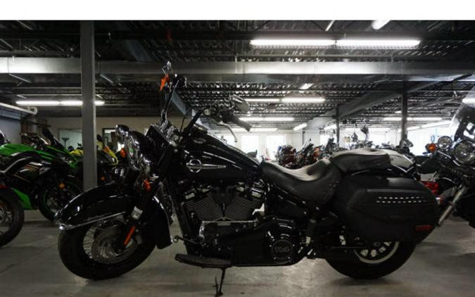 2020 Harley-Davidson® FLHCS - Heritage Classic 114