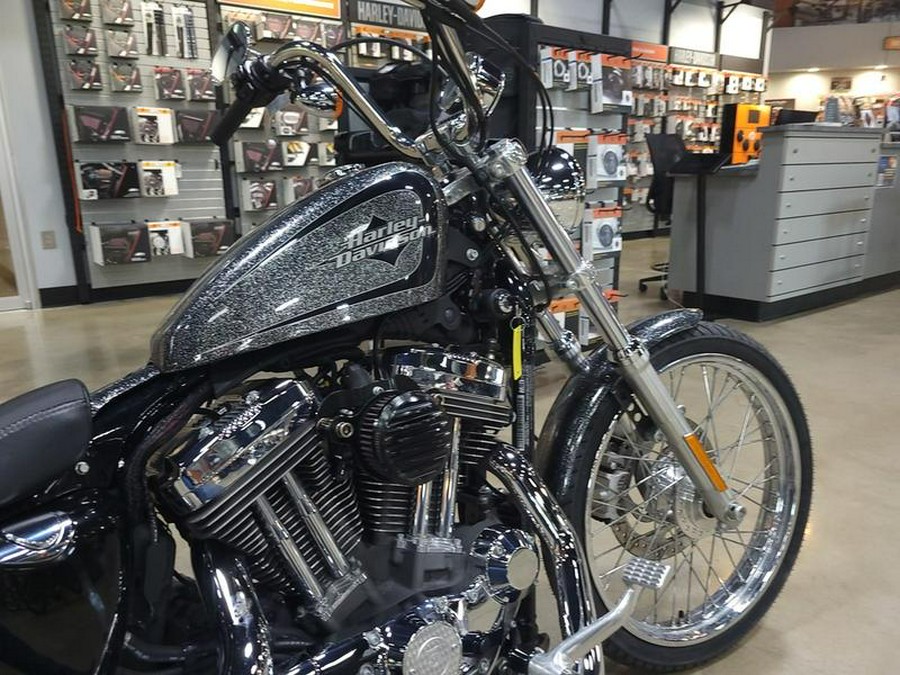 2014 Harley-Davidson® XL1200V - Sportster® Seventy-Two®