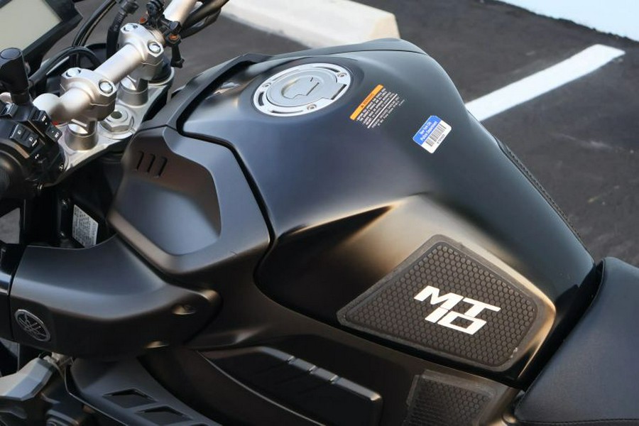 2020 YAMAHA MT-10