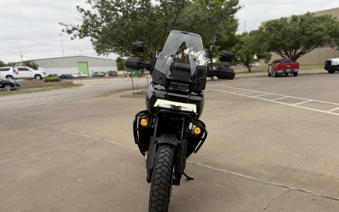 2026 Harley-Davidson® Pan America® 1250 Special Vivid Black Black Cast Wheels