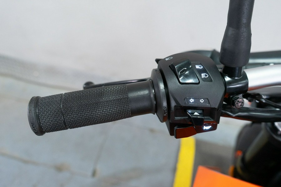 2023 KTM 200 Duke