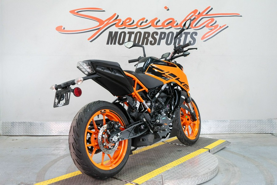 2023 KTM 200 Duke