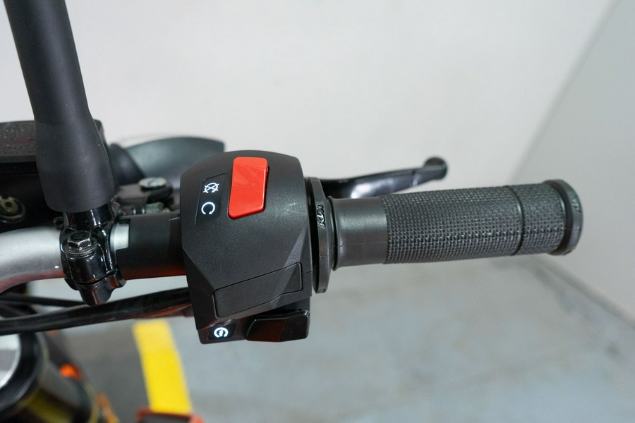 2023 KTM 200 Duke