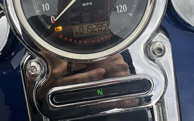 2015 Harley-Davidson® FLD - Dyna® Switchback™