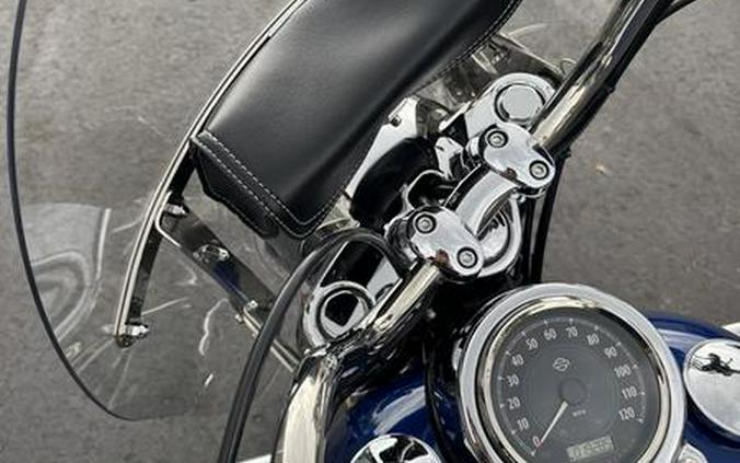 2015 Harley-Davidson® FLD - Dyna® Switchback™