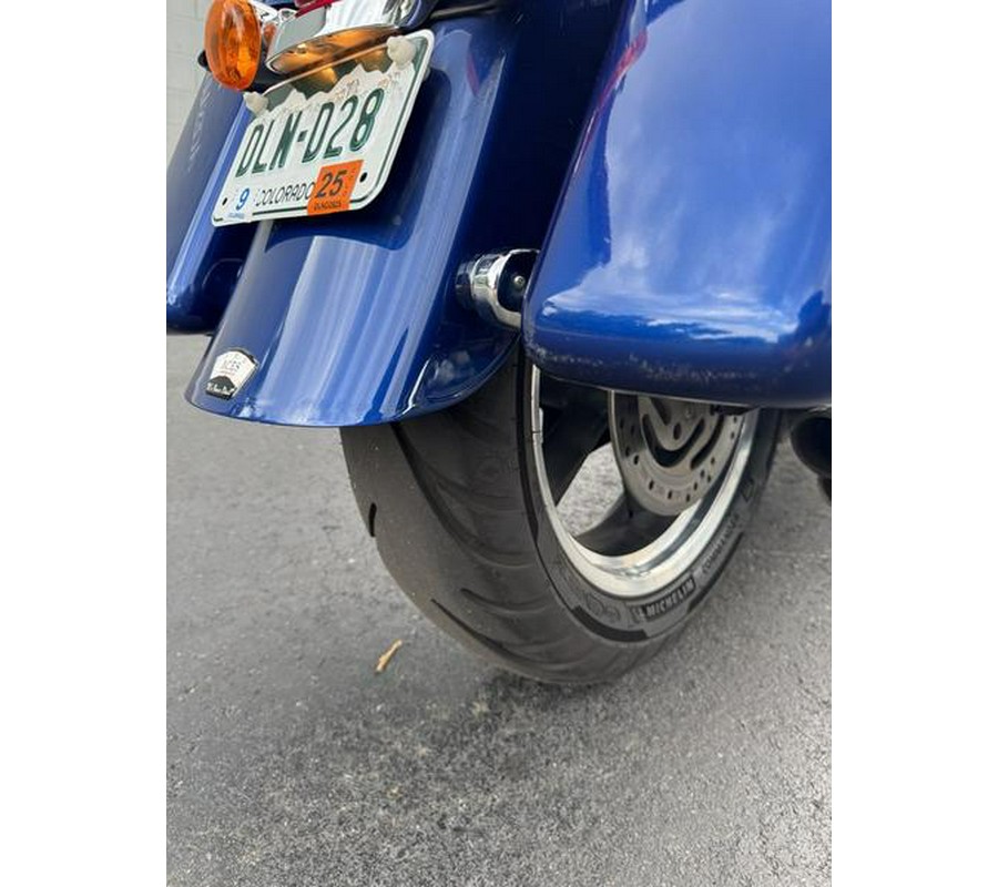 2015 Harley-Davidson® FLD - Dyna® Switchback™