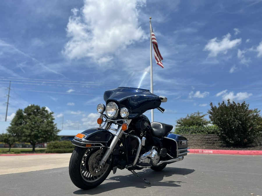 2013 Harley-Davidson® FLHTC Electra Glide® Classic BIG BLUE PEARL 646124