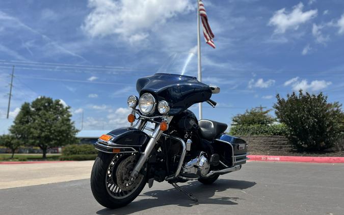 2013 Harley-Davidson® FLHTC Electra Glide® Classic BIG BLUE PEARL 646124