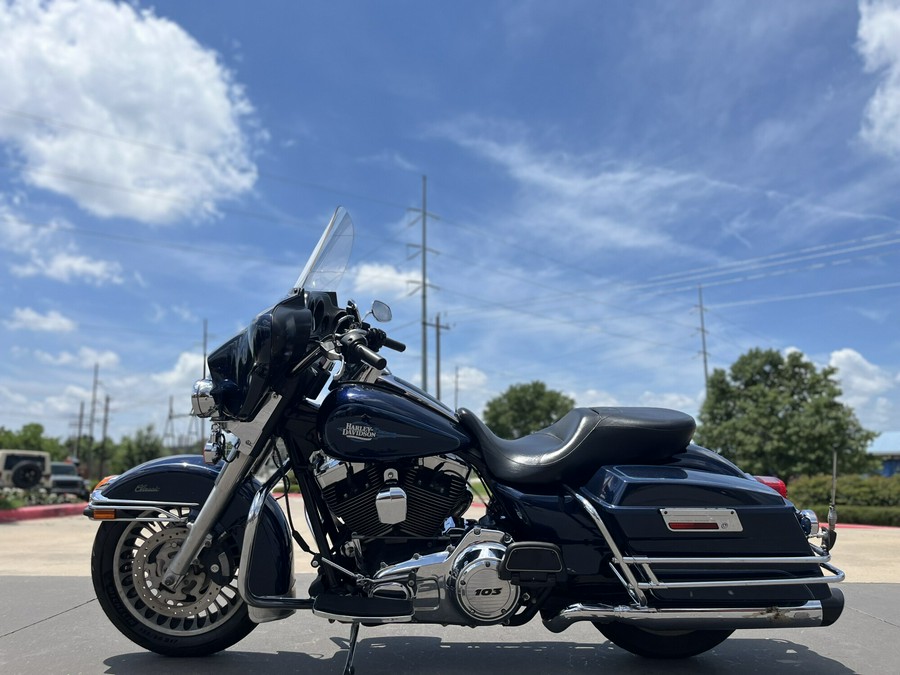 2013 Harley-Davidson® FLHTC Electra Glide® Classic BIG BLUE PEARL 646124