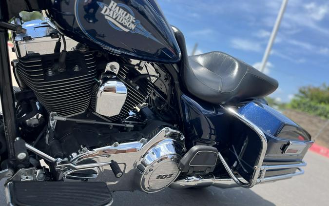 2013 Harley-Davidson® FLHTC Electra Glide® Classic BIG BLUE PEARL 646124