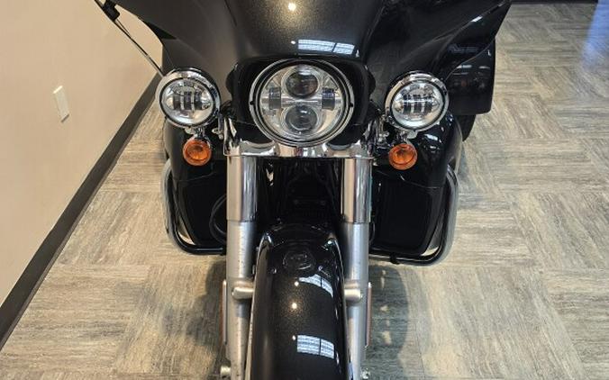 2026 Harley-Davidson® Street Glide® Midnight Ember Chrome Trim FLHX