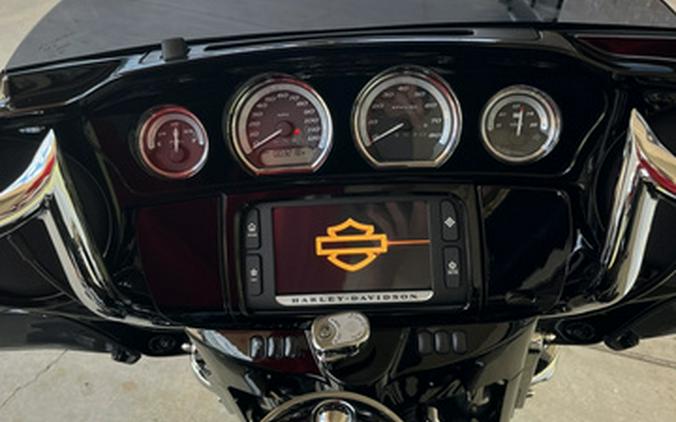 2017 Harley-Davidson FLHTKL Ultra Limited Low