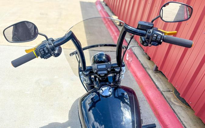 2020 Harley-Davidson® Street Bob® FXBB Vivid Black
