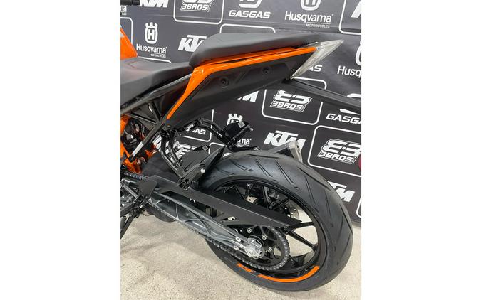 2023 KTM 390 Duke