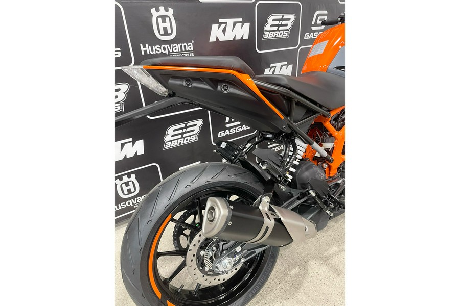 2023 KTM 390 Duke