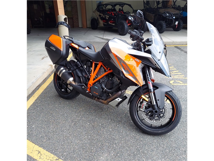 2017 KTM 1290 Super Duke GT