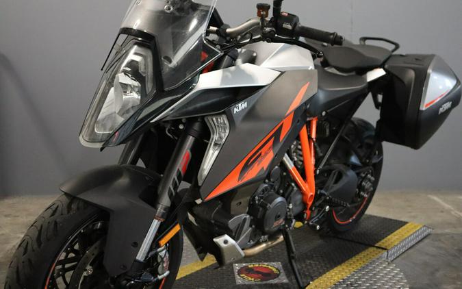 2017 KTM SUPERDUKE 1290 GT