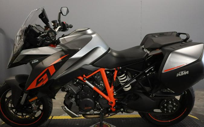 2017 KTM SUPERDUKE 1290 GT